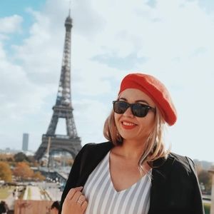 Meet your Posher, Laura